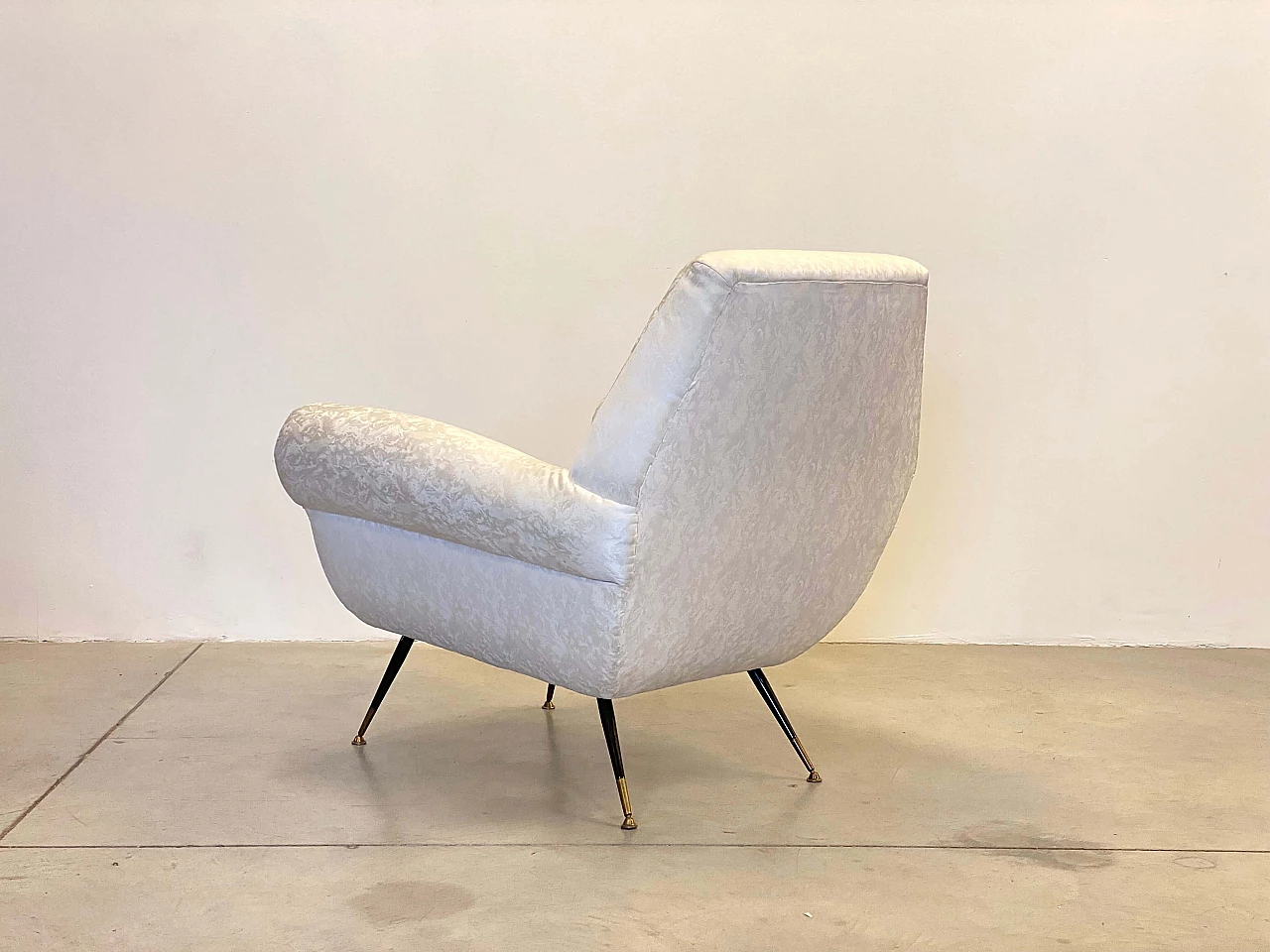 Pair of armchairs by Gigi Radice for Minotti, 1950s 8
