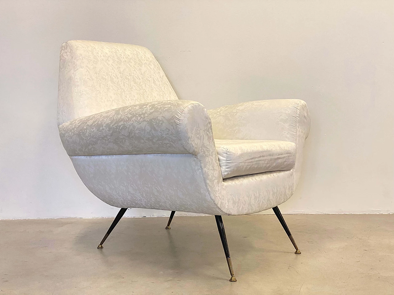 Pair of armchairs by Gigi Radice for Minotti, 1950s 10