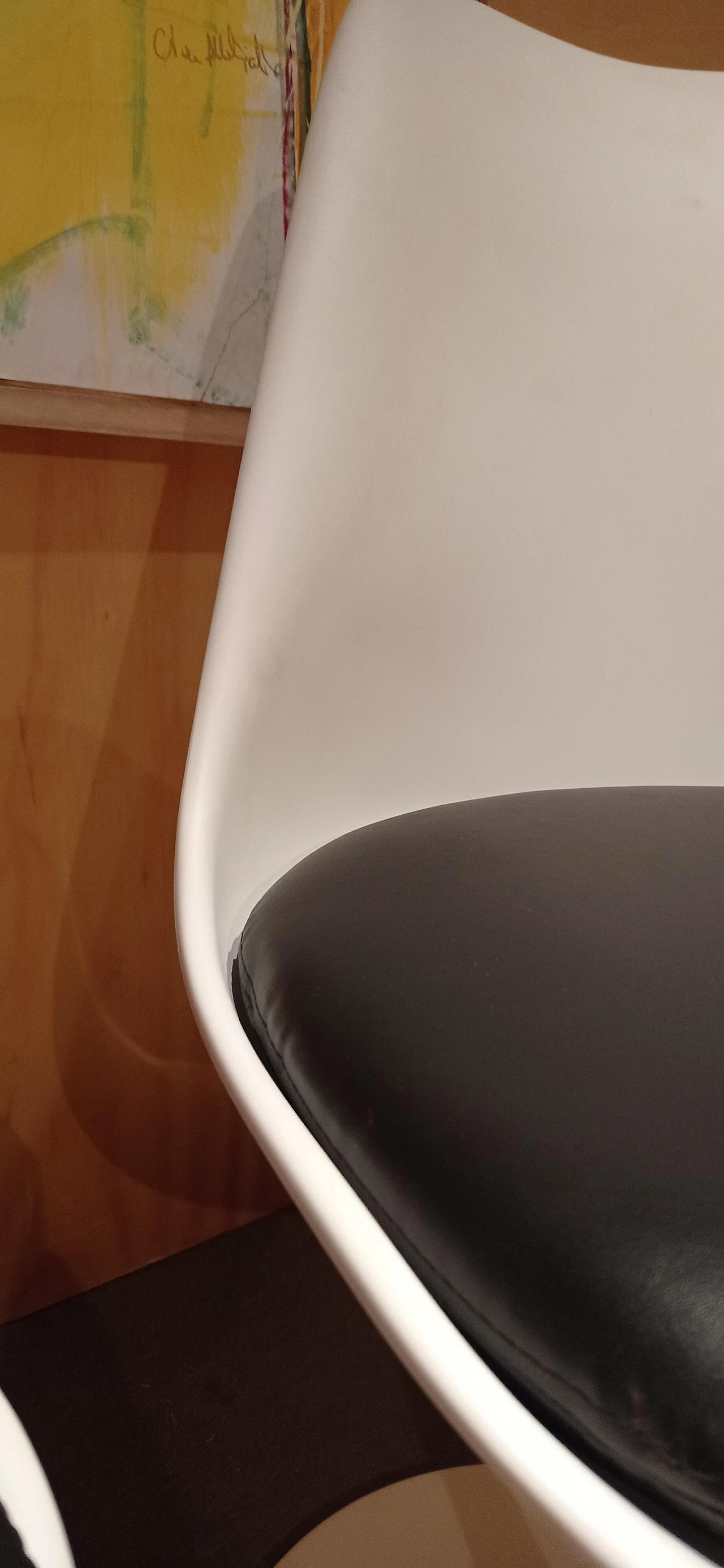 Coppia di sedie Tulip 769-S bianche con cuscino in pelle nera di Eero Saarinen per Alivar, anni '90 32