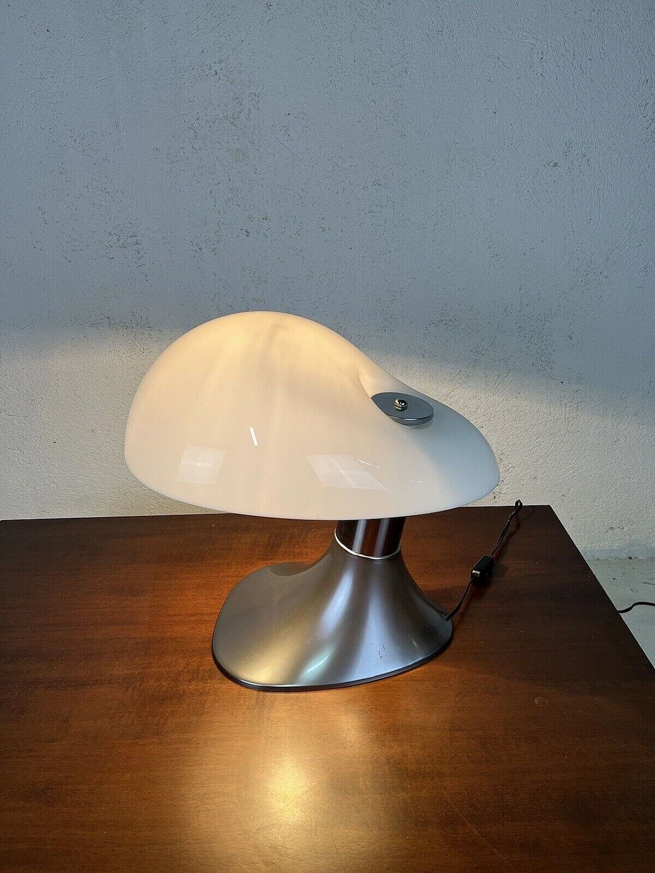 Cobra table lamp by Giotto Stoppino, 1960s 8