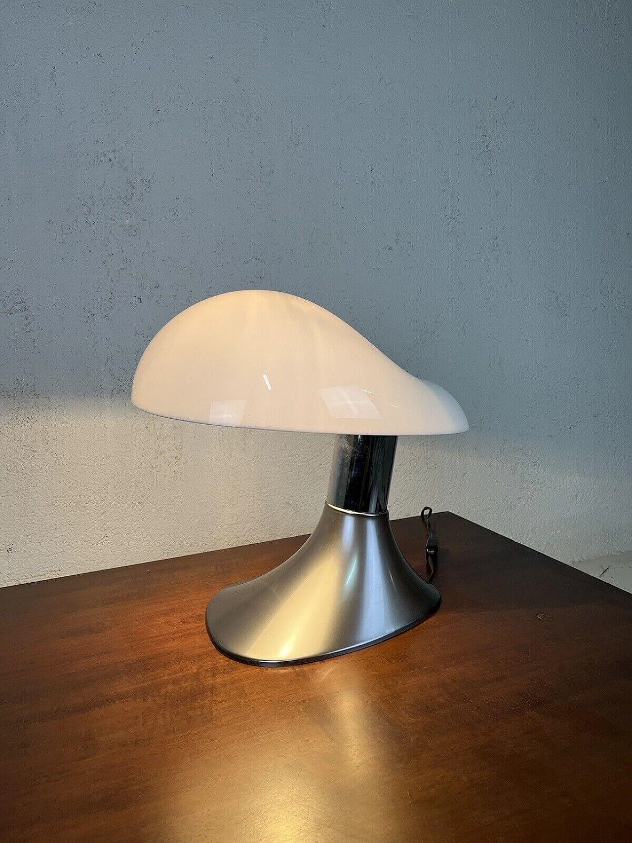Cobra table lamp by Giotto Stoppino, 1960s 9