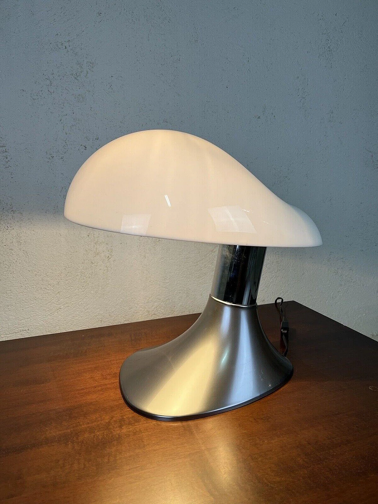 Cobra table lamp by Giotto Stoppino, 1960s 10