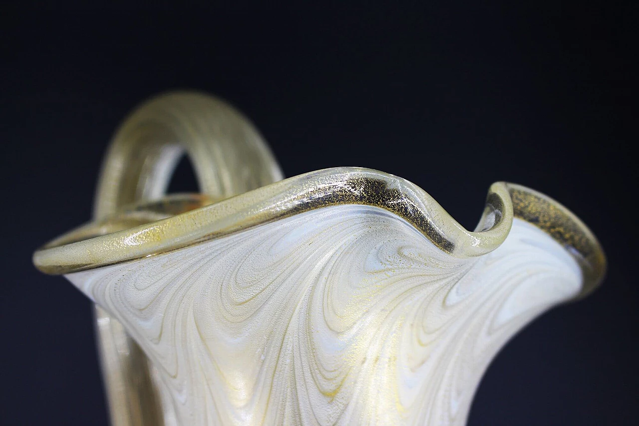 Fenicia vase in gold leaf and Murano glass by Mario Gambaro 2
