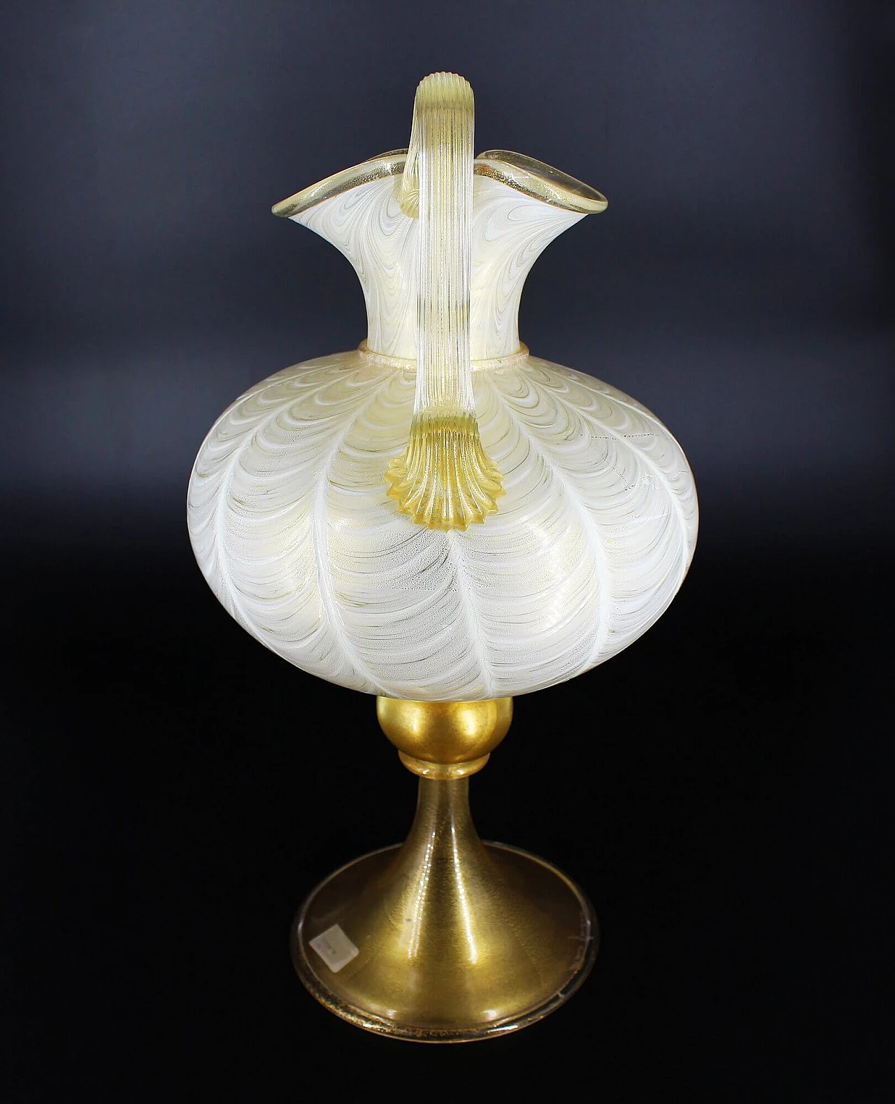 Fenicia vase in gold leaf and Murano glass by Mario Gambaro 4