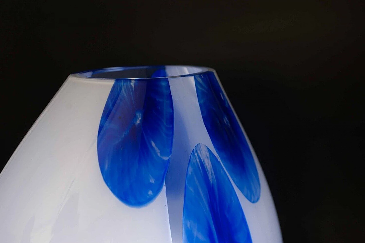 Lampada da tavolo in vetro di Murano bianco e blu 1