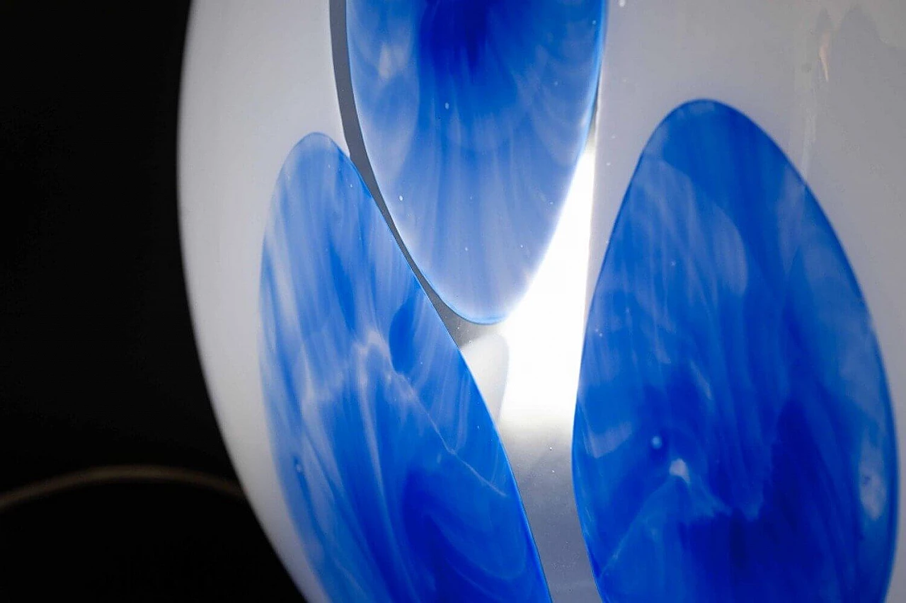 Lampada da tavolo in vetro di Murano bianco e blu 5
