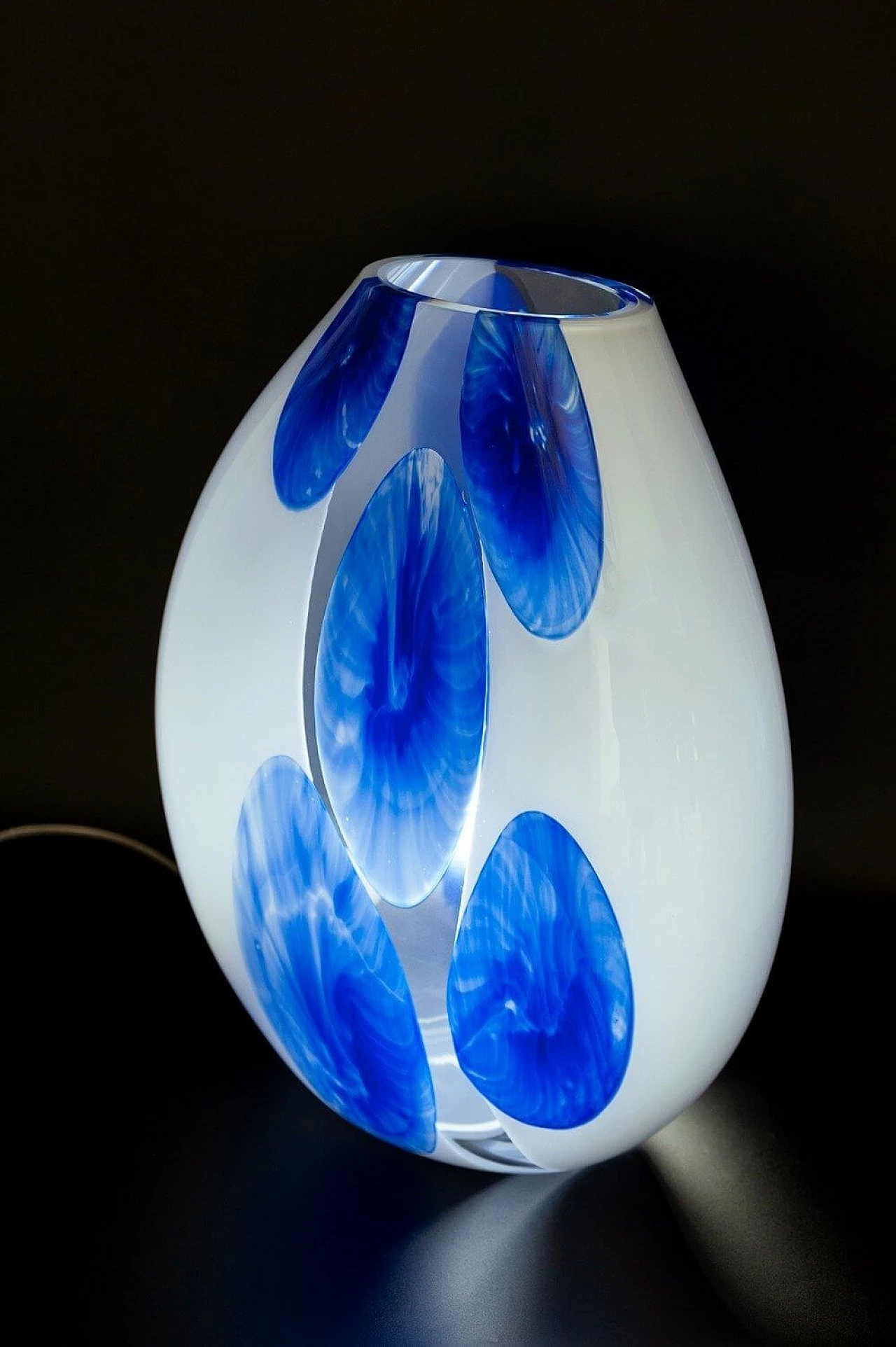 Lampada da tavolo in vetro di Murano bianco e blu 6