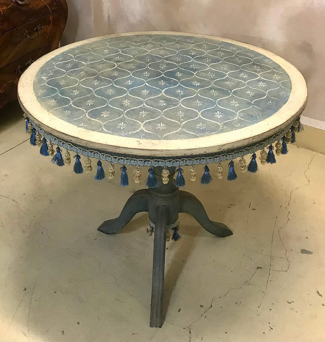 Decorated wooden round table, 1920s 1