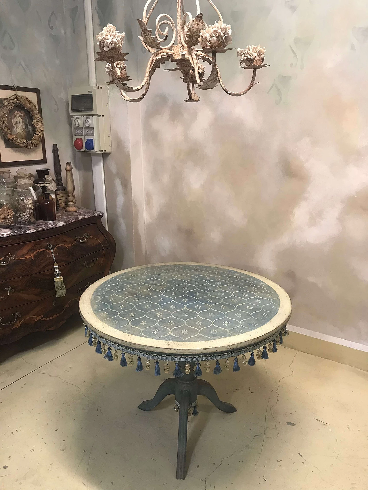 Decorated wooden round table, 1920s 3