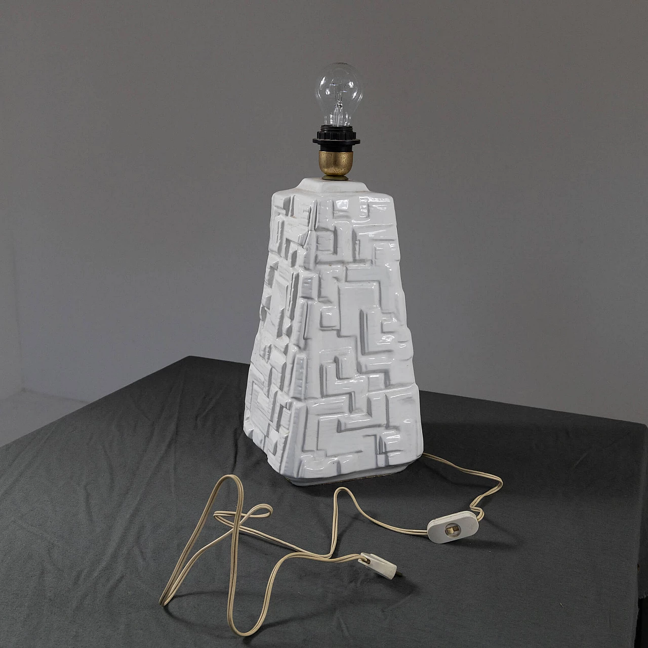 Ceramic table lamp with geometric pattern, 1960s 9