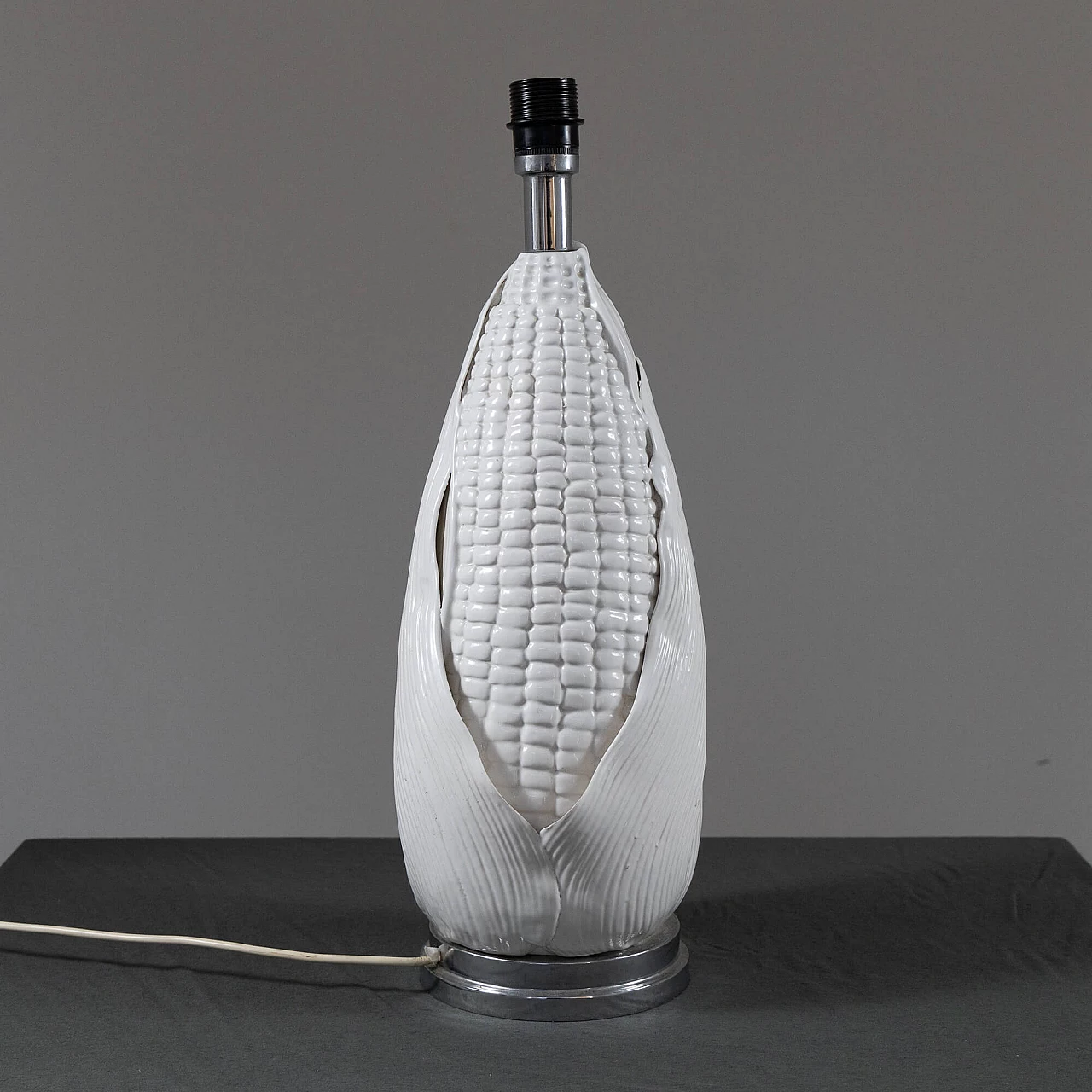 Lampada da tavolo a pannocchia in ceramica bianca, anni '60 3