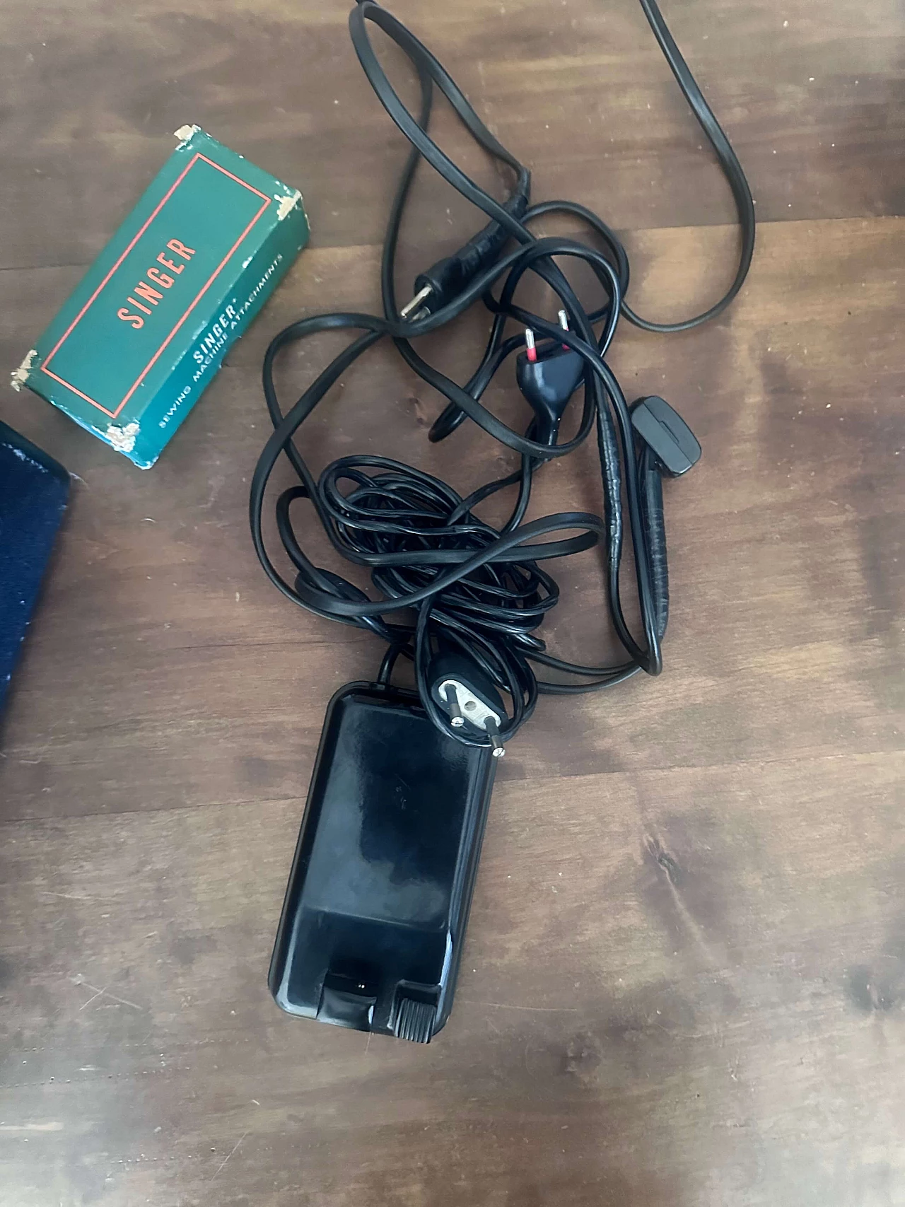 Macchina da cucire portatile Singer 221K1, anni '40 7