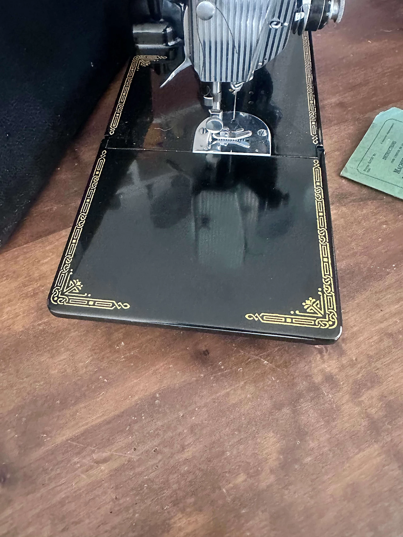 Macchina da cucire portatile Singer 221K1, anni '40 10