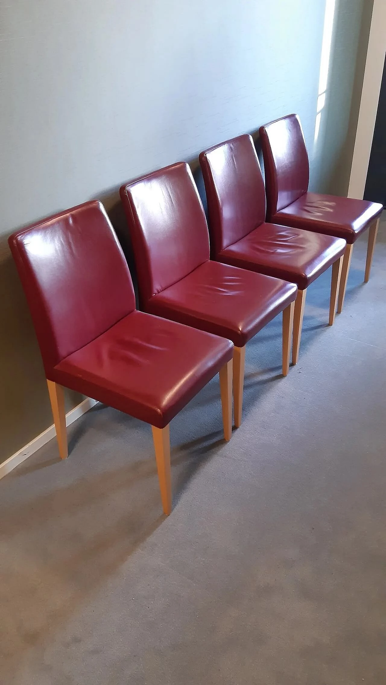 4 Sedie Vittoria in faggio e pelle rossa di Poltrona Frau 1