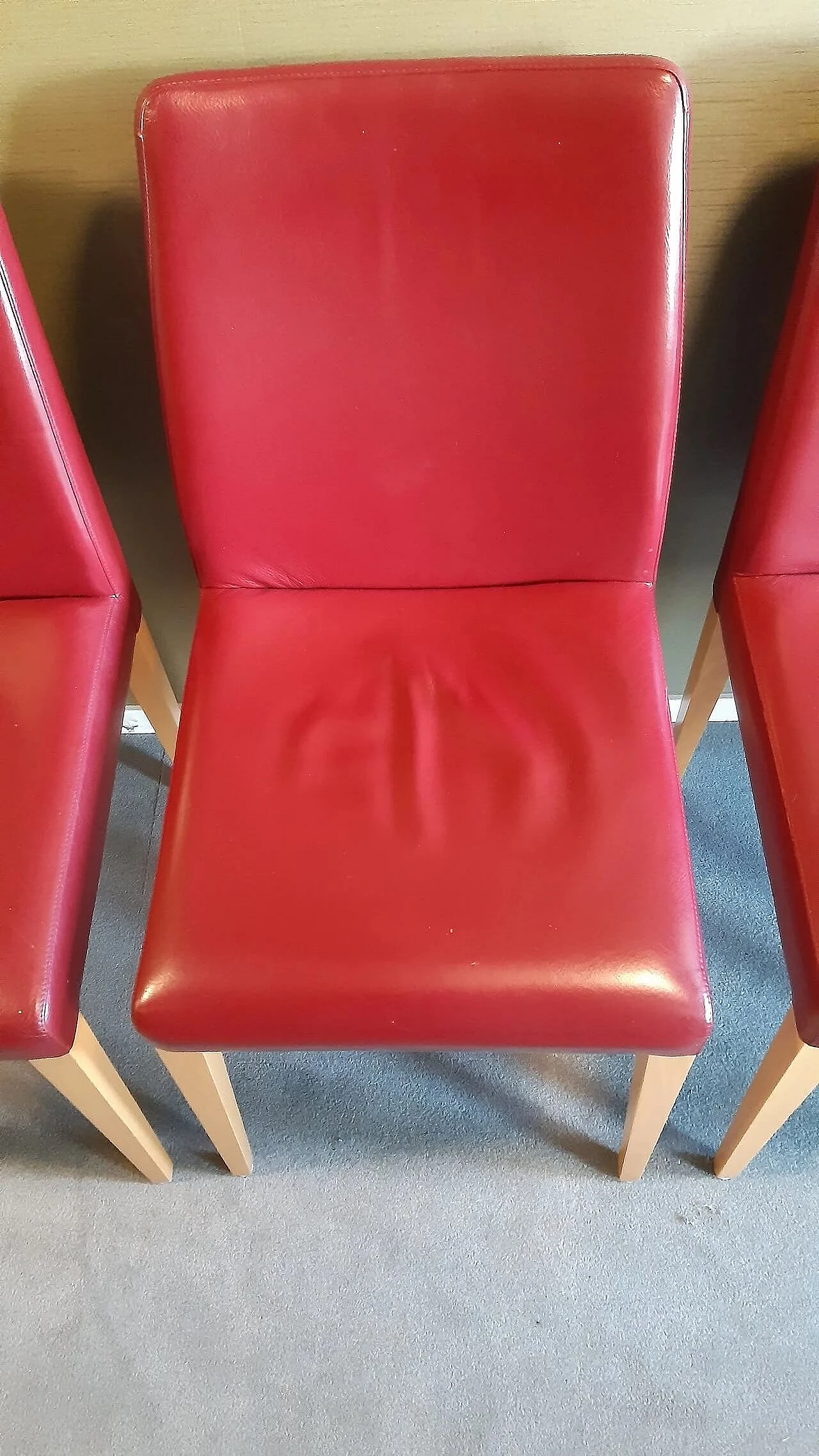 4 Sedie Vittoria in faggio e pelle rossa di Poltrona Frau 3