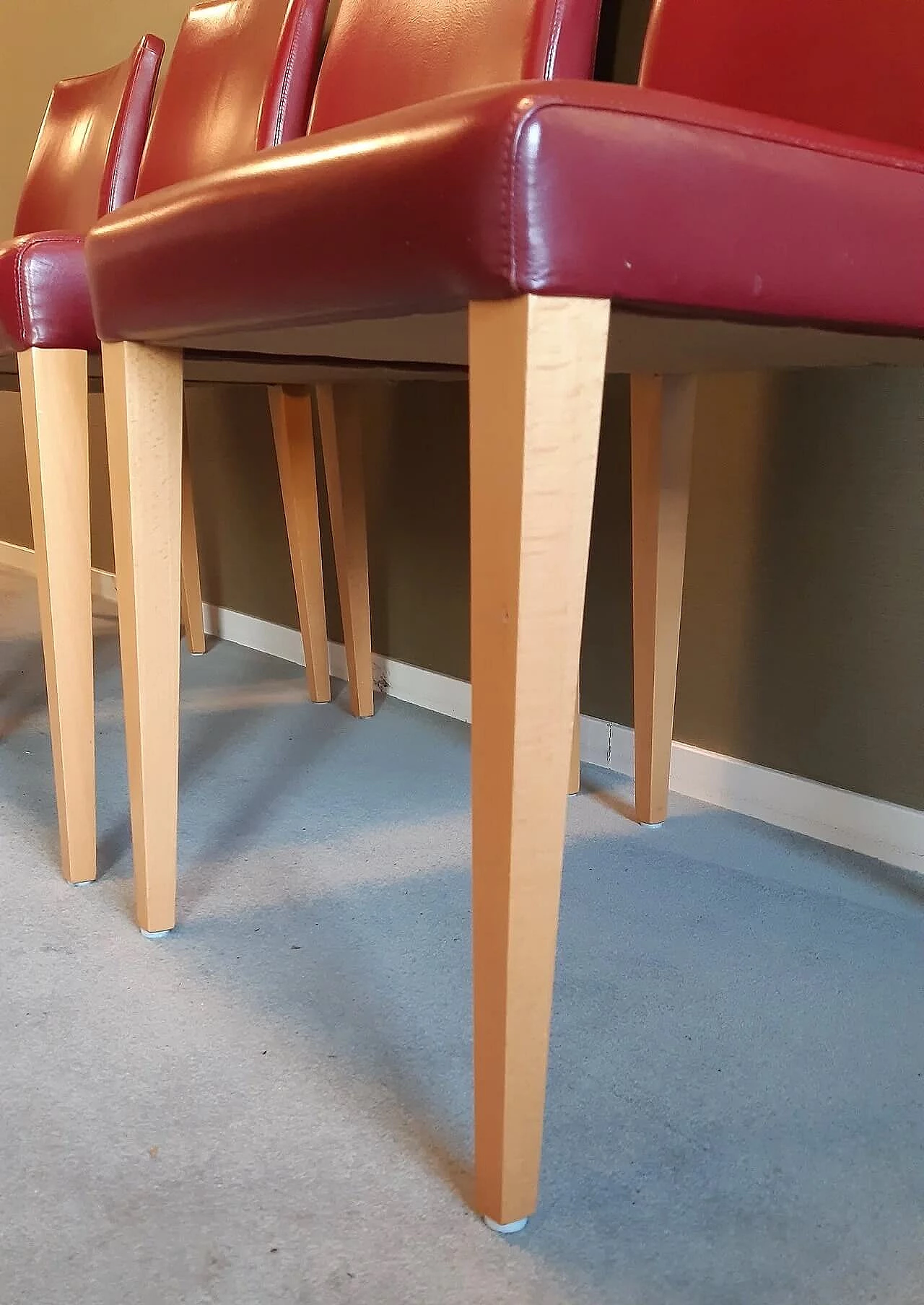 4 Sedie Vittoria in faggio e pelle rossa di Poltrona Frau 5