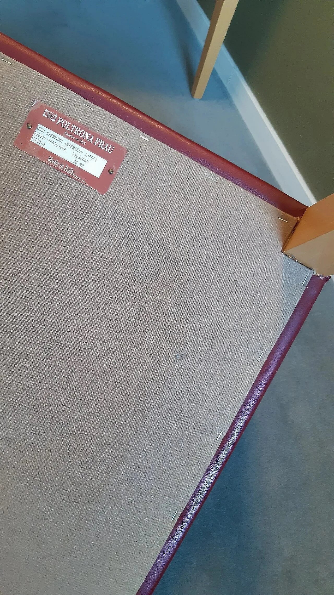 4 Sedie Vittoria in faggio e pelle rossa di Poltrona Frau 12