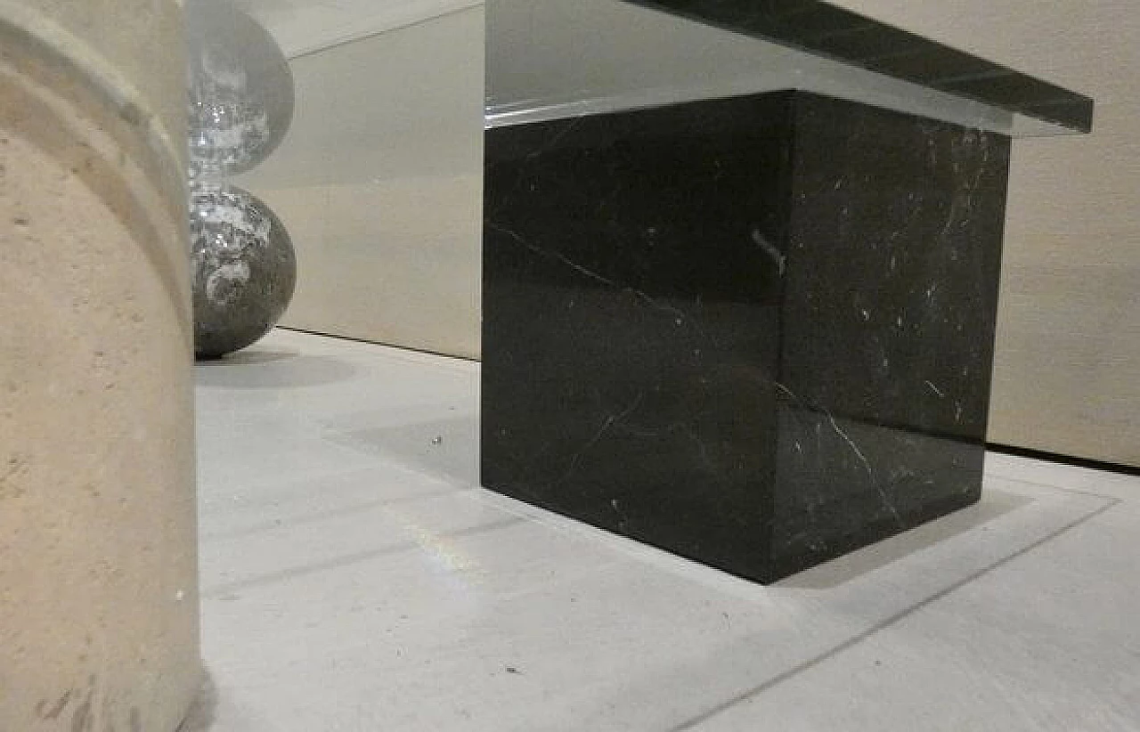 Tavolino Metafora #1 in marmo e vetro attribuito a Lella e Massimo Vignelli per Casigliani, anni '80 8