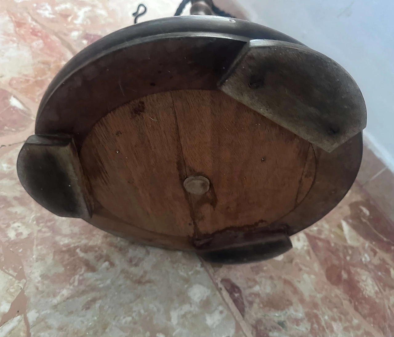Wooden umbrella stand with tirebouchon pole, early 20th century 3