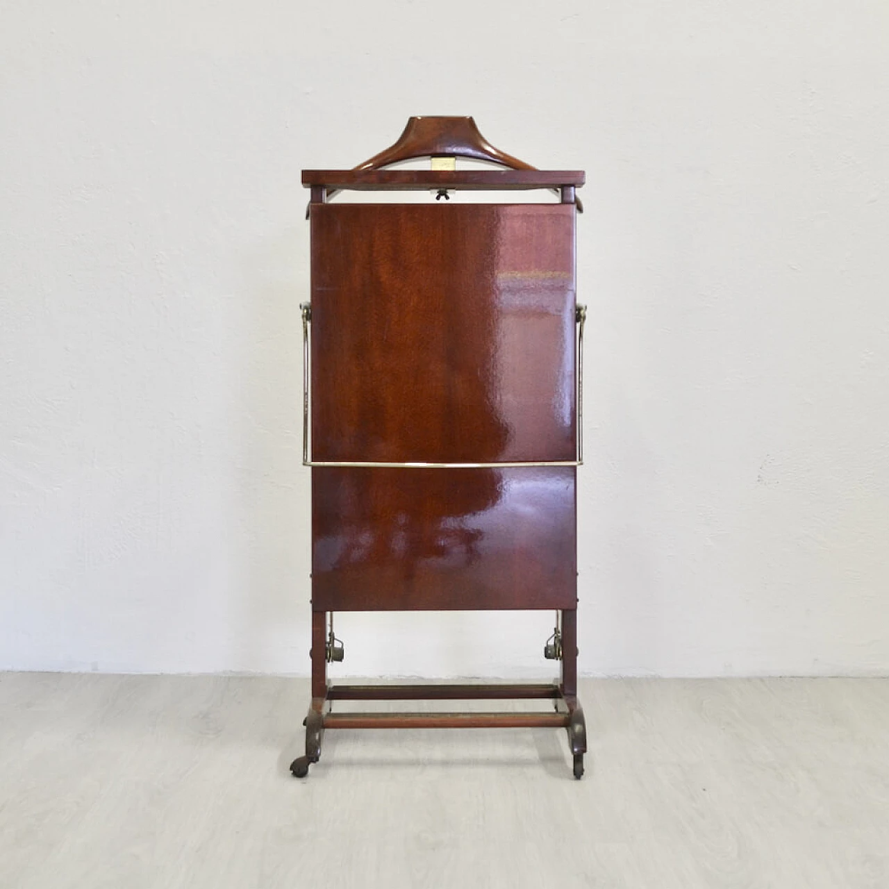 Wood and metal valet stand by Ico Parisi for Fratelli Reguitti, 1960s 1