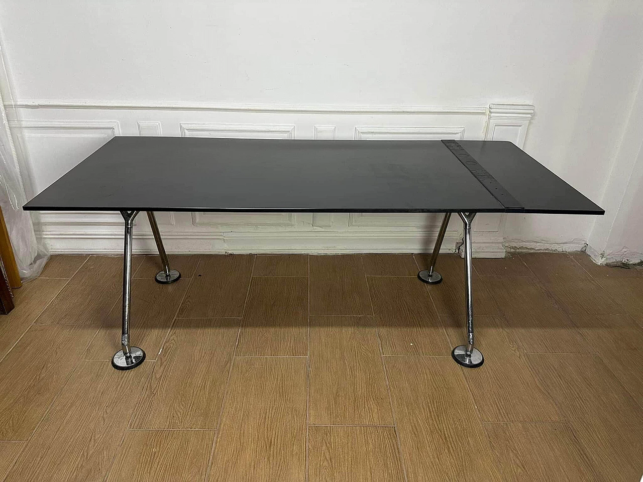 Desk by Norman Foster for Tecno, 1980s 2