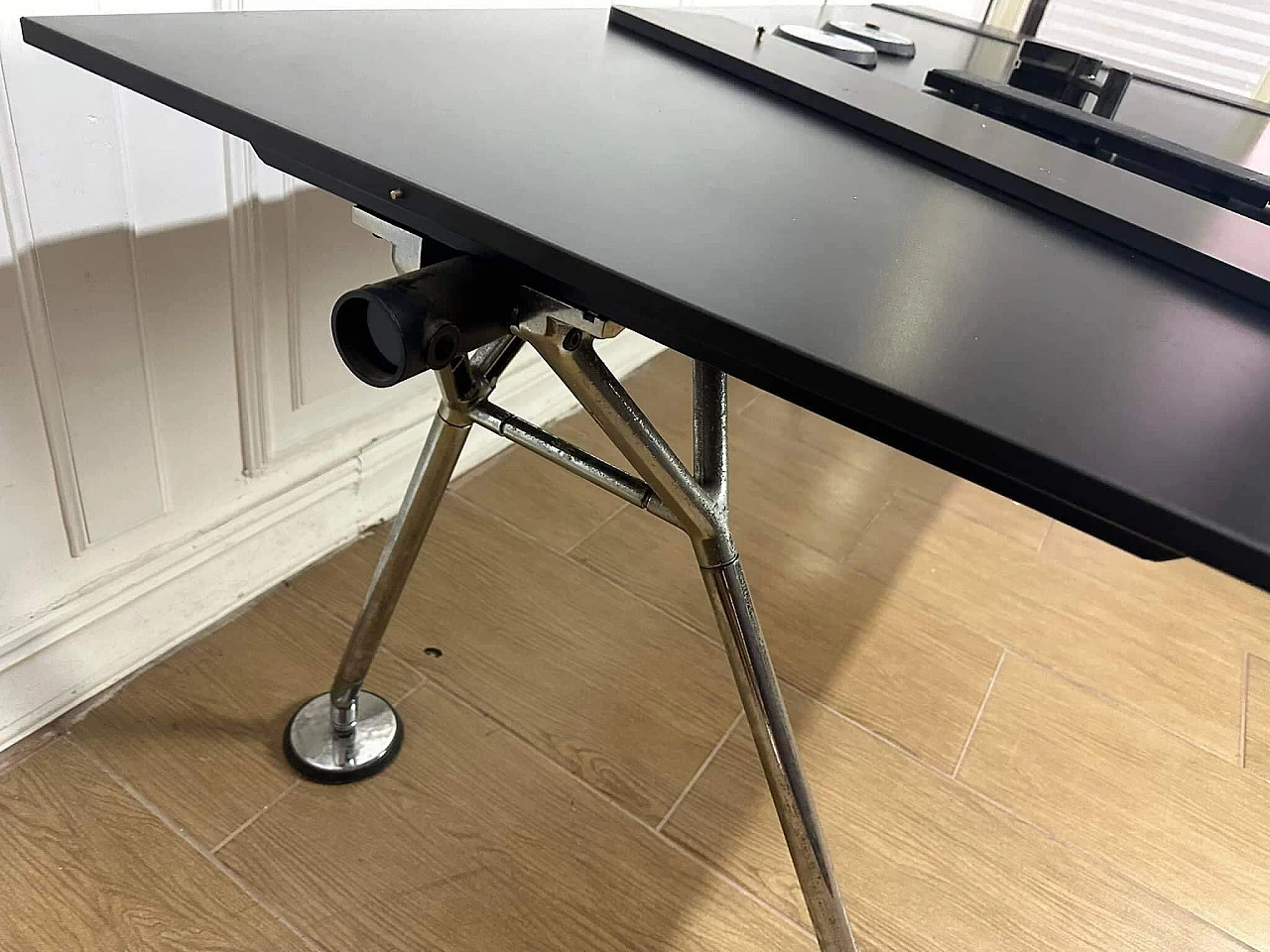 Desk by Norman Foster for Tecno, 1980s 8