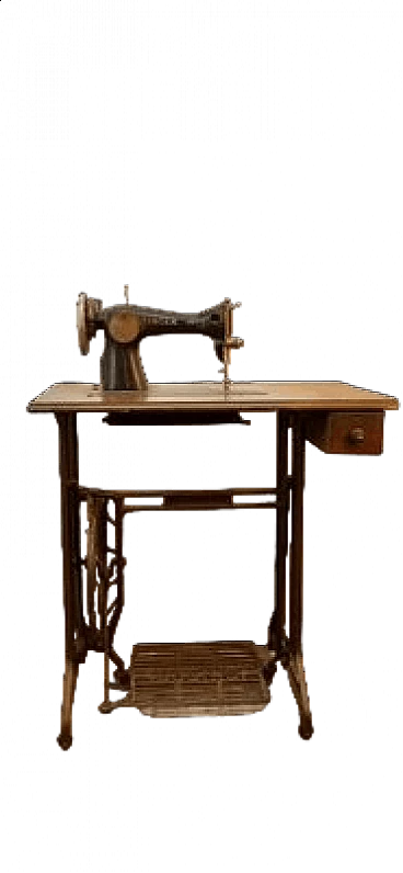 Cast iron and walnut Singer sewing machine, late 19th century