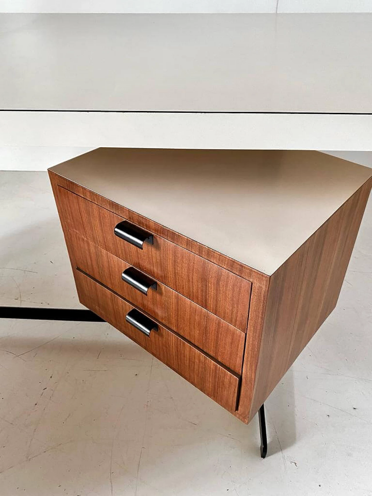 Steel desk with wood veneer and laminate top by Osvaldo Borsani for Tecno, 1960s 17