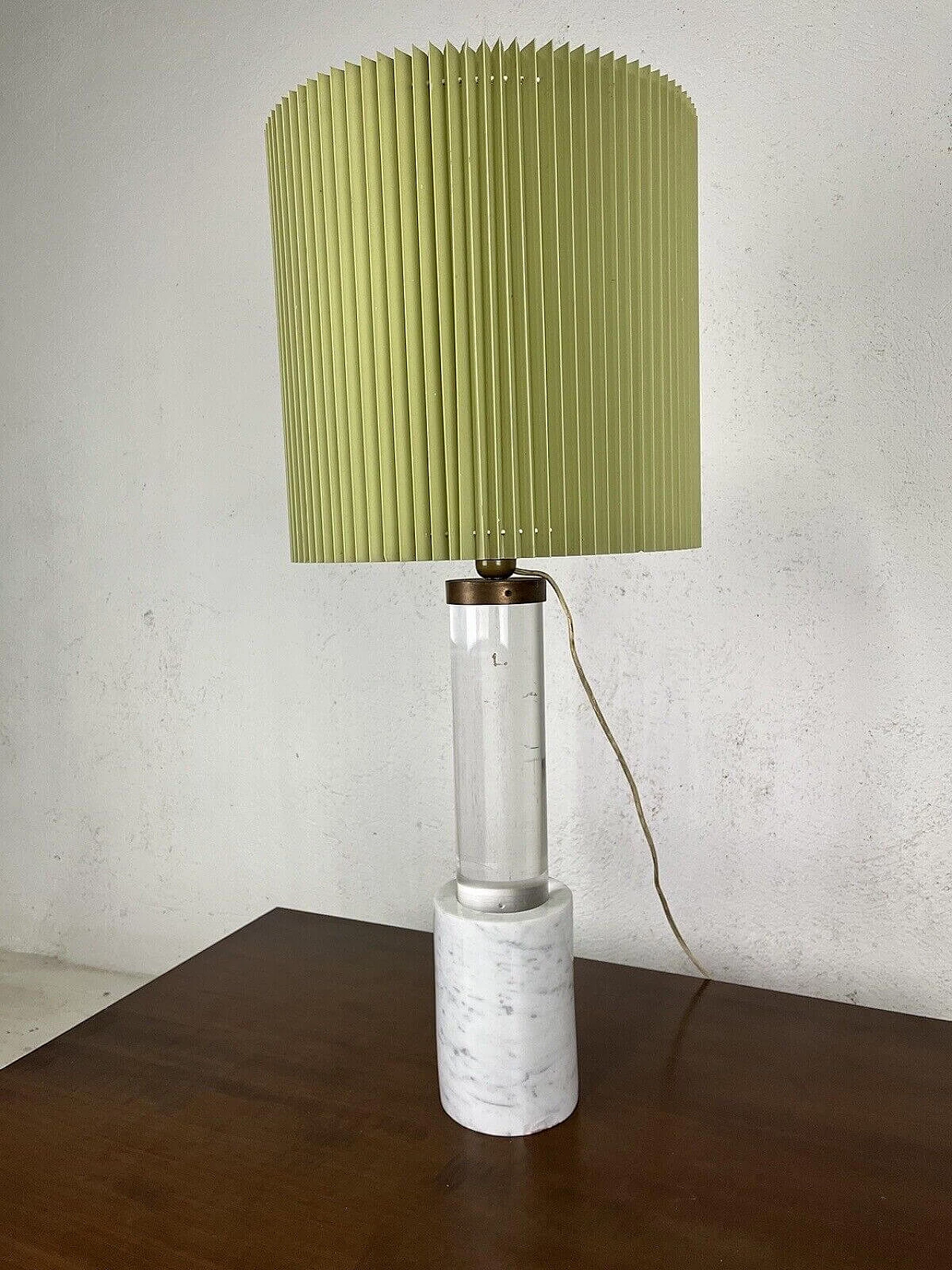 Plexiglass and marble table lamp, 1960s 10