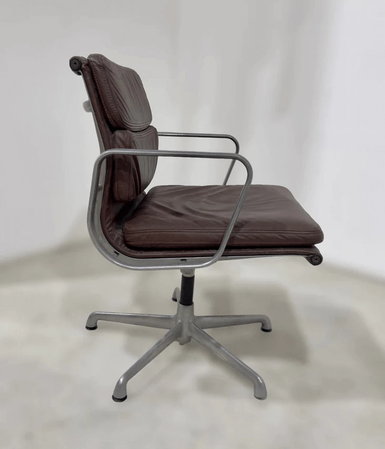Soft Pad chair by Charles e Ray Eames for Herman Miller, 1970s 4