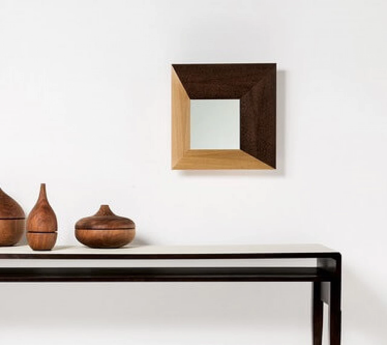 Specchio quadrato Sguardi con cornice in rovere di Rubelli 2