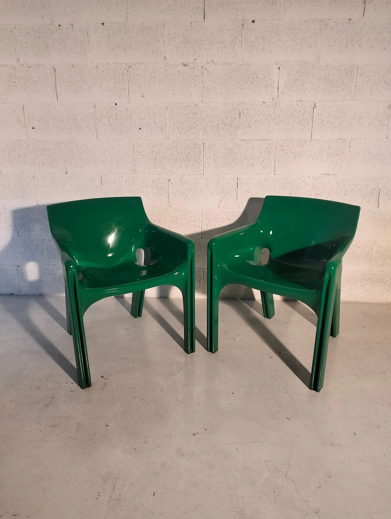 Pair of Gaudì armchairs by Vico Magistretti for Artemide, 1970s 3