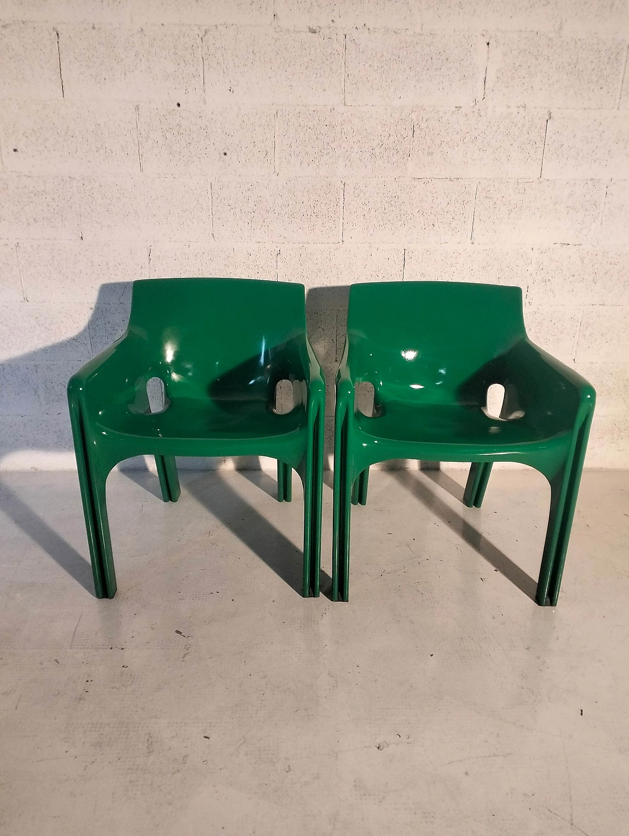 Pair of Gaudì armchairs by Vico Magistretti for Artemide, 1970s 7