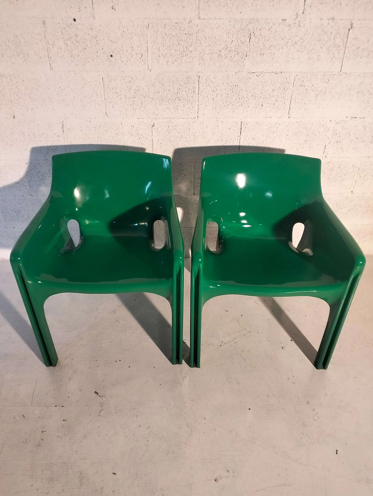 Pair of Gaudì armchairs by Vico Magistretti for Artemide, 1970s 8