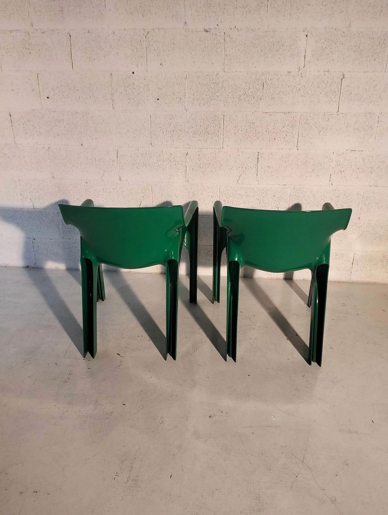 Pair of Gaudì armchairs by Vico Magistretti for Artemide, 1970s 9