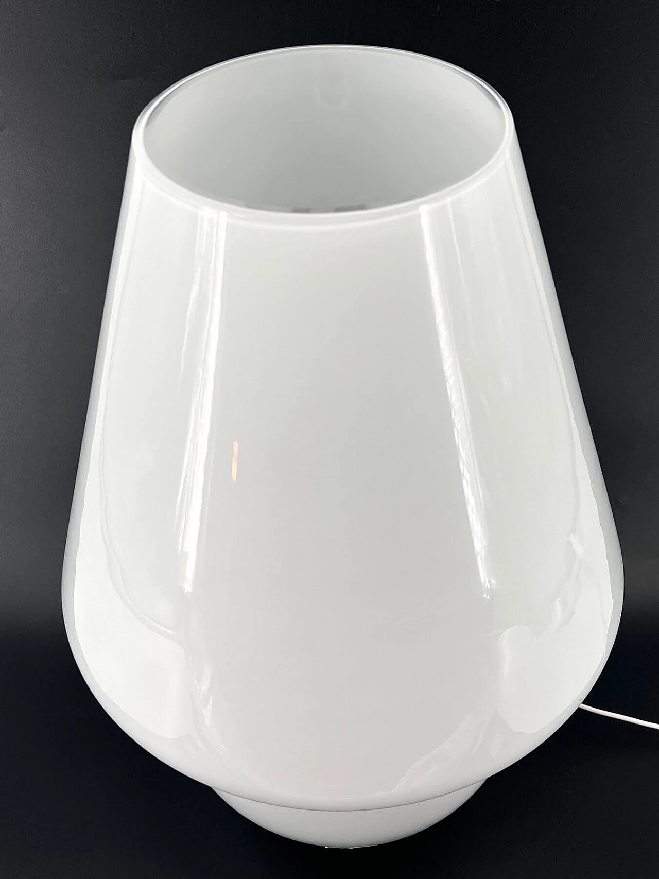 Glossy white Murano glass table lamp 2