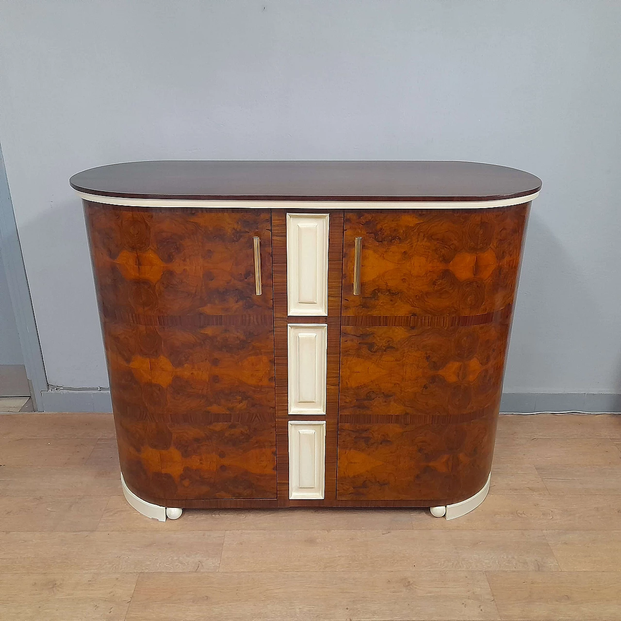 Credenza Art Déco in noce e radica di noce con parti laccate, anni '40 1