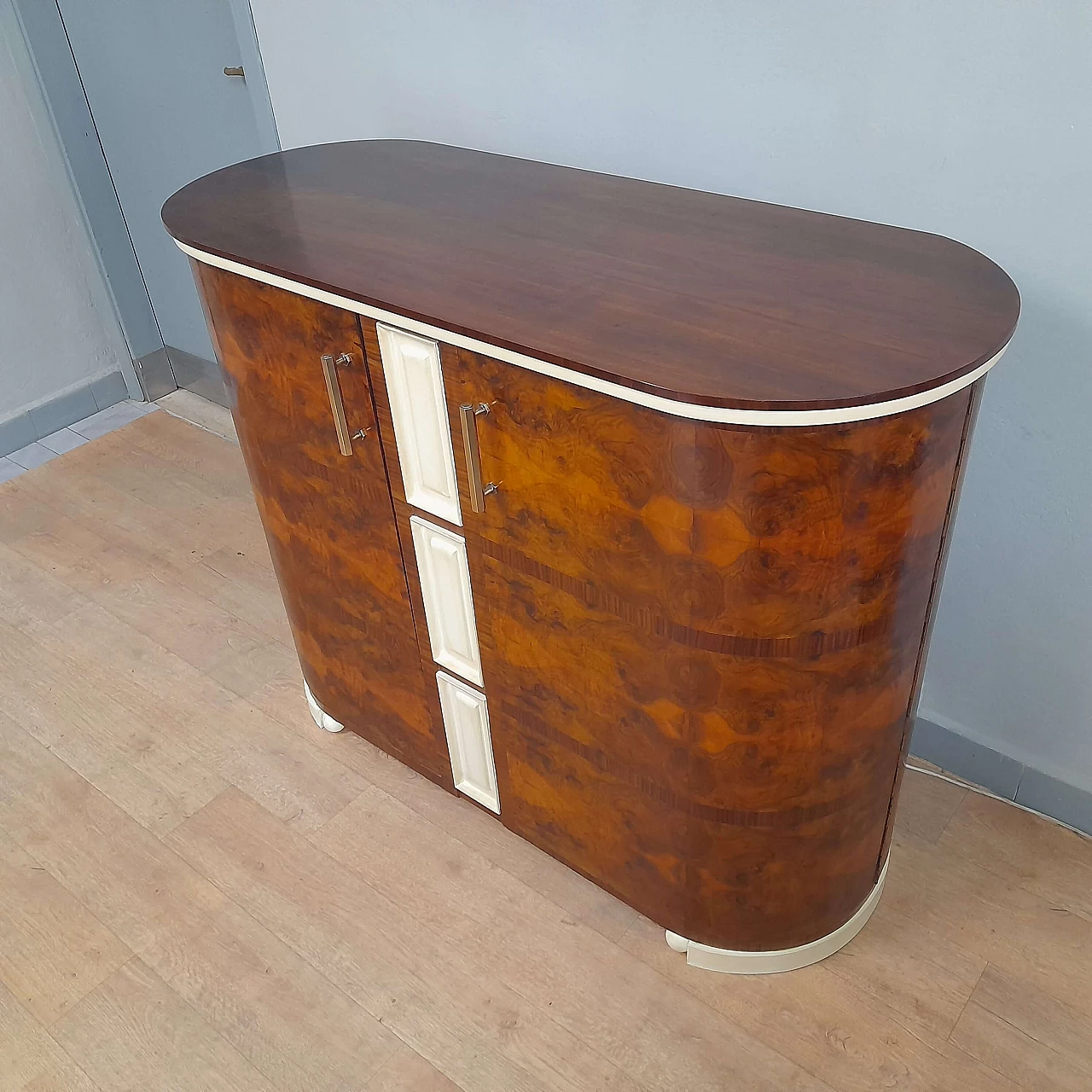 Credenza Art Déco in noce e radica di noce con parti laccate, anni '40 2