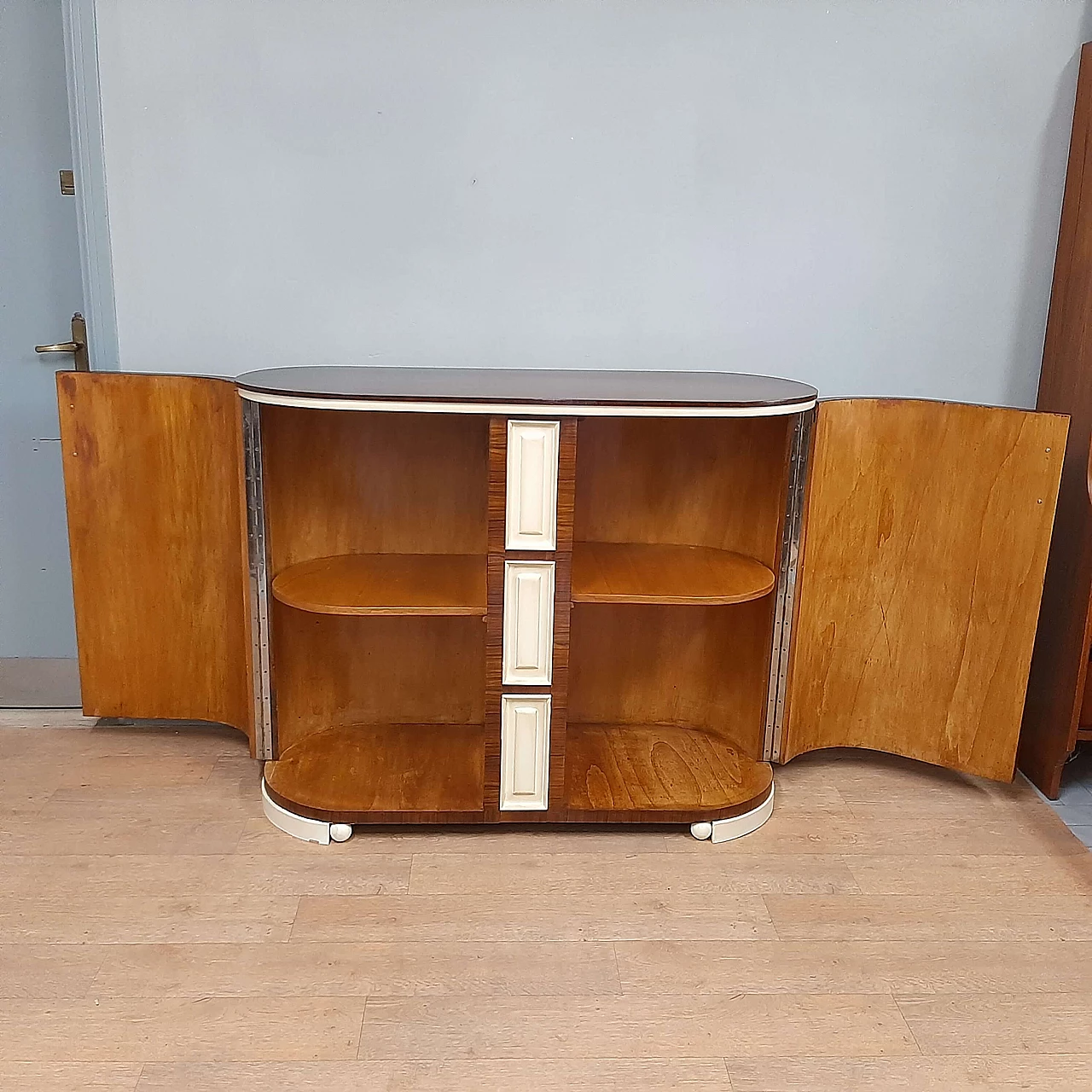 Credenza Art Déco in noce e radica di noce con parti laccate, anni '40 7