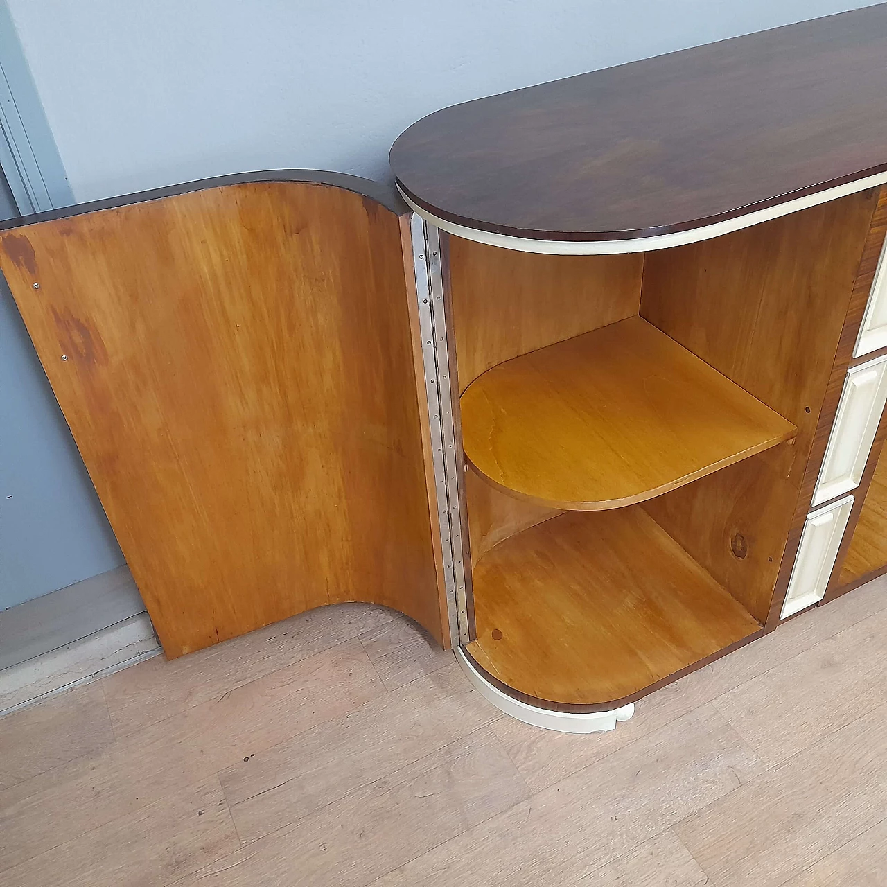 Credenza Art Déco in noce e radica di noce con parti laccate, anni '40 8