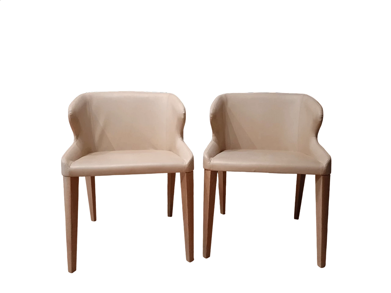 Coppia di poltroncine Leila 681 in pelle tortora di M. Manzoni e R. Tapinassi per Pedrali 54