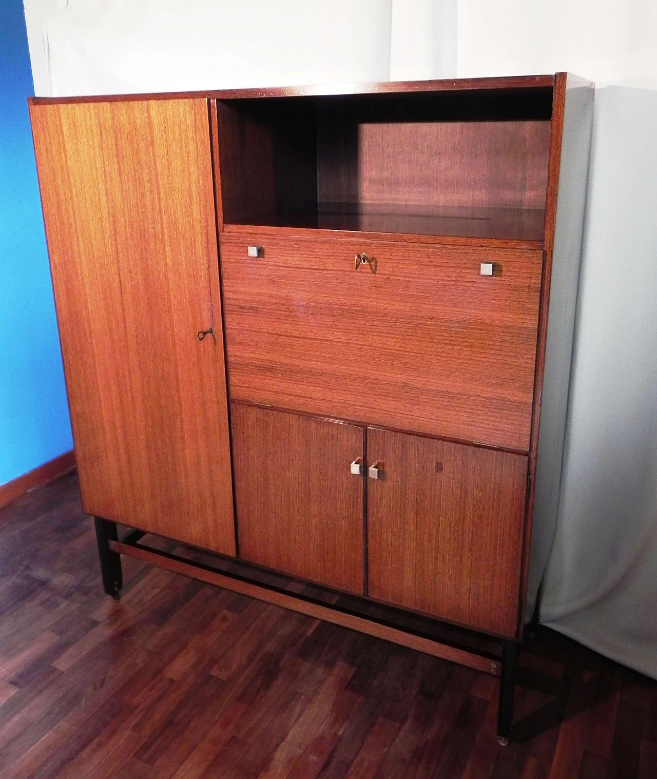 Credenza con vano bar in legno impiallacciato teak, anni '50 2