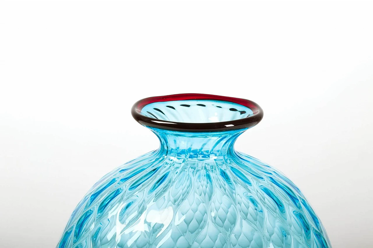 Vaso in vetro di Murano azzurro con lavorazione ballotton 3
