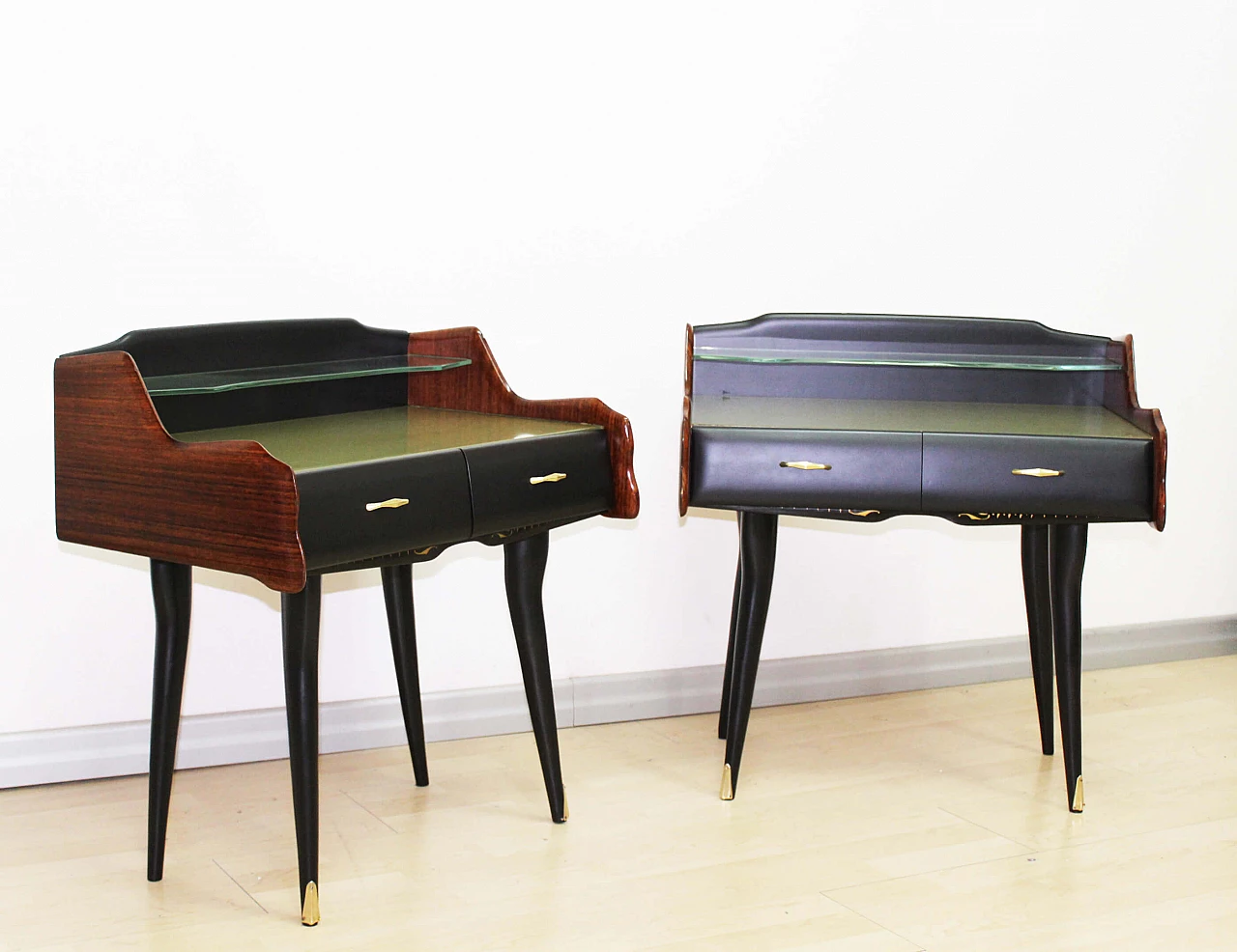 Pair of rosewood bedside tables by Paolo Buffa, 1950s 2