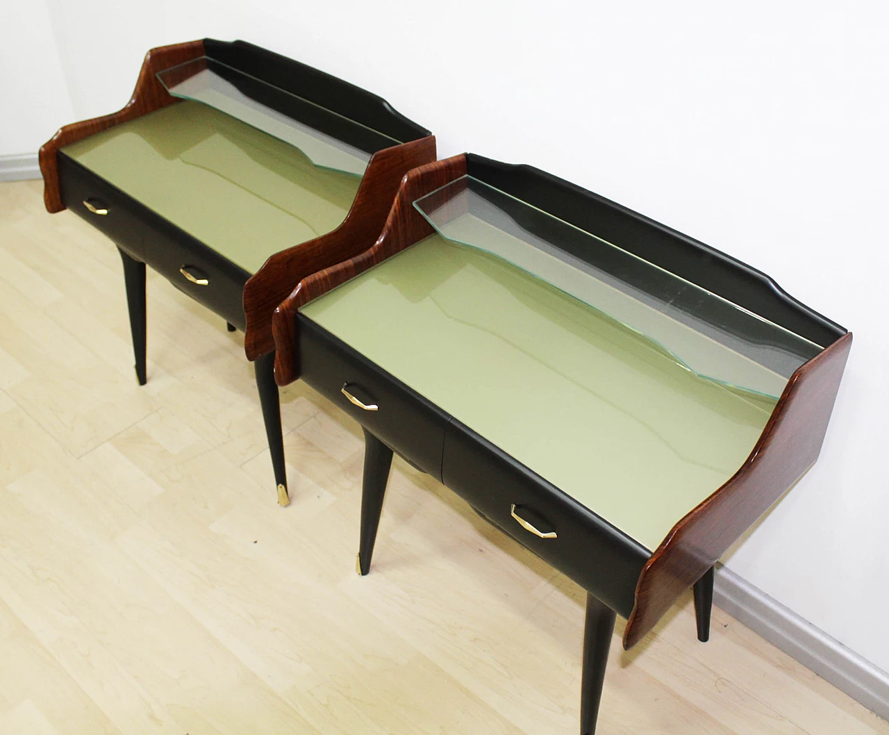 Pair of rosewood bedside tables by Paolo Buffa, 1950s 4