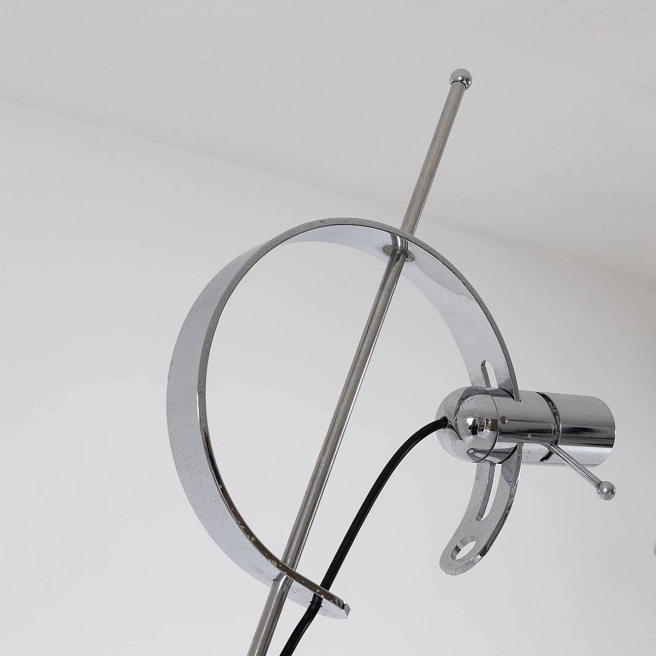 Lampada da tavolo regolabile in metallo cromato, anni '70 2