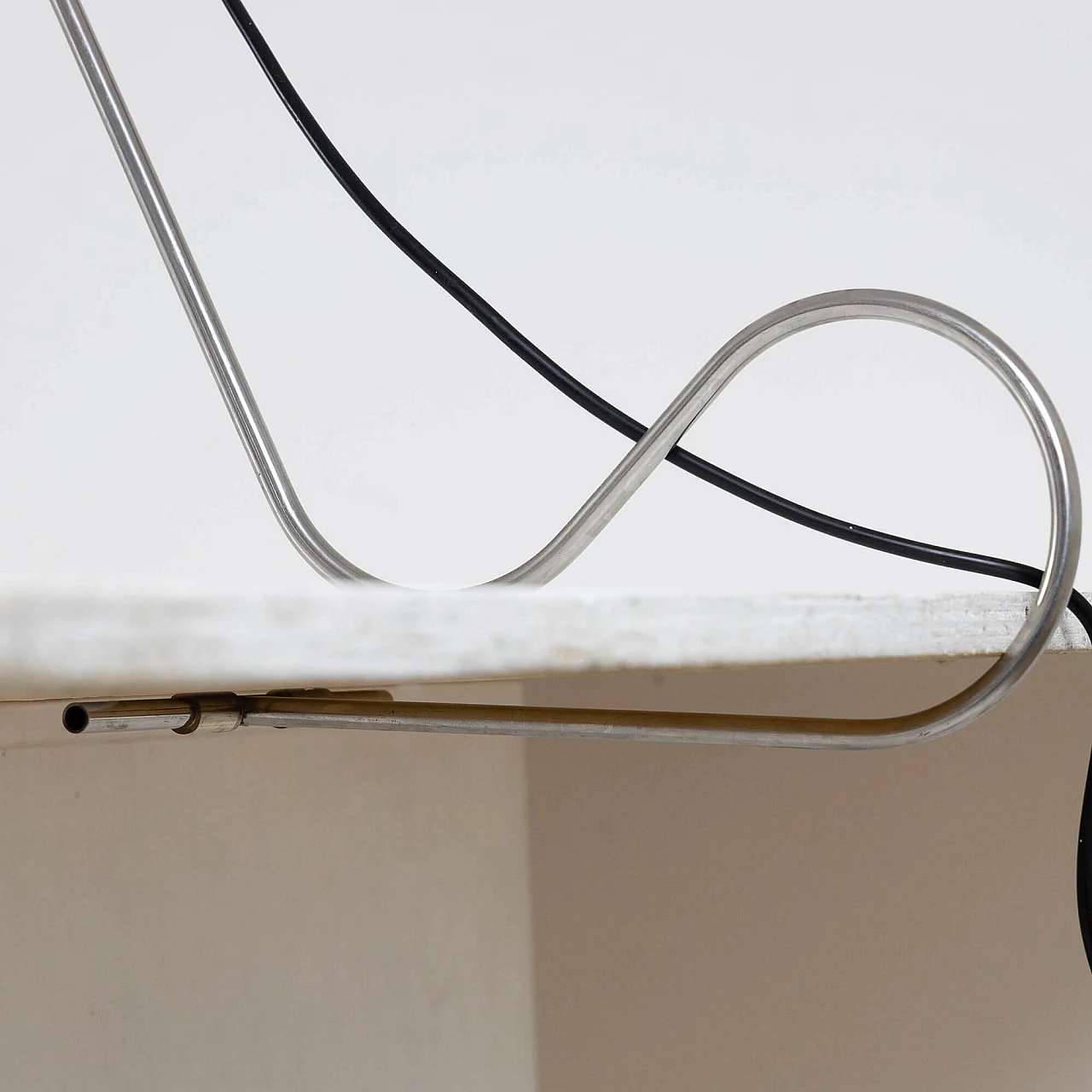 Lampada da tavolo regolabile in metallo cromato, anni '70 7