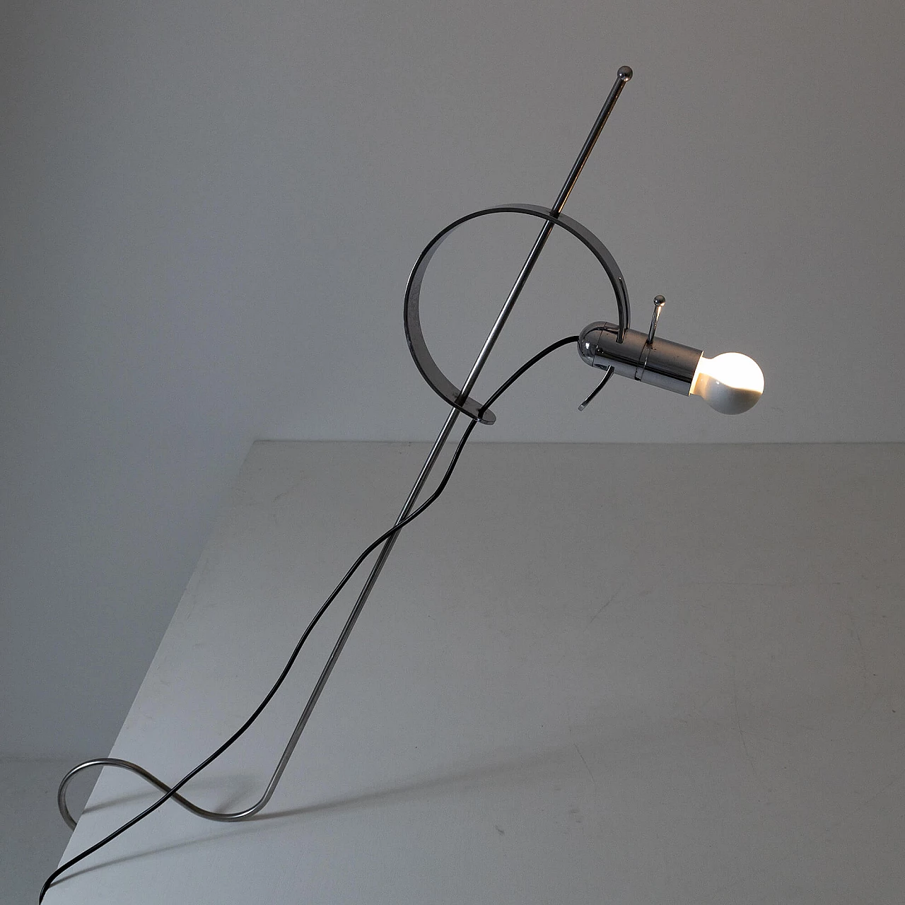 Lampada da tavolo regolabile in metallo cromato, anni '70 12
