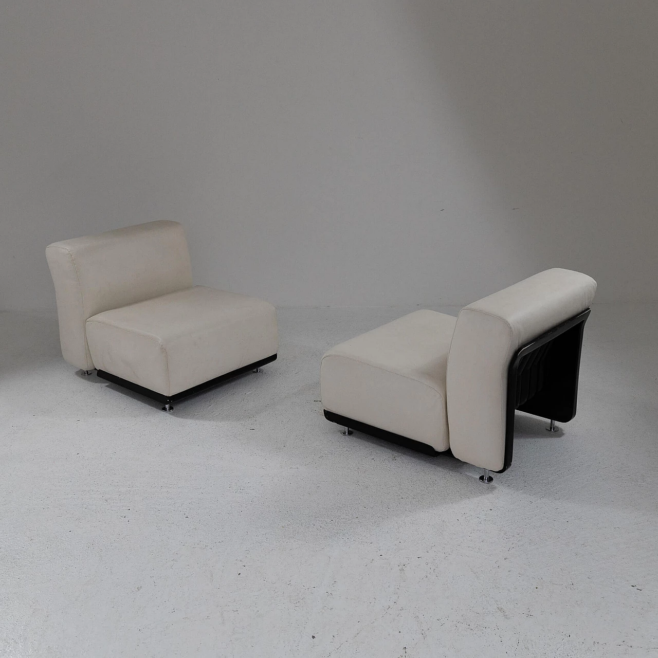 Pair of plastic, metal and faux leather armchairs by Saporiti, 1970s 7