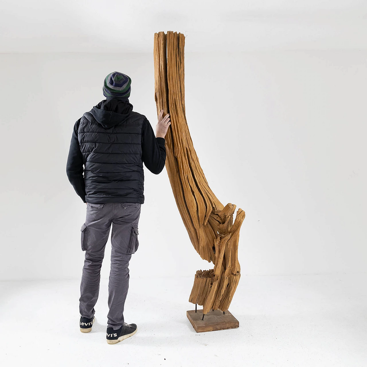 Soggetto astratto, scultura in legno sabbiato e verniciato, anni '70 20